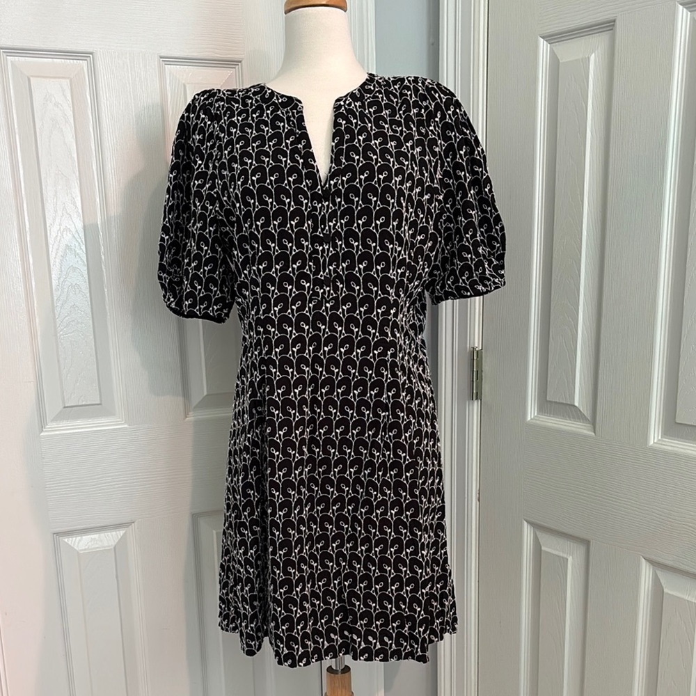 LOFT Black and White A-line Puff Sleeve Dress
